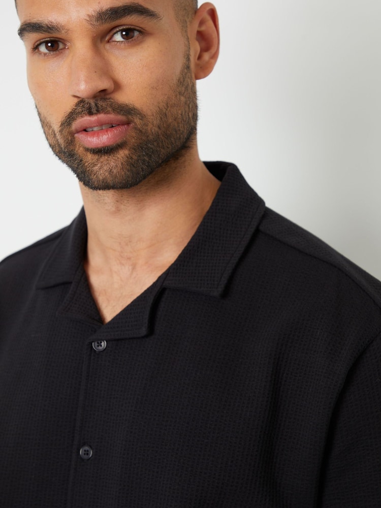 Threadbare Black Chrome Textured Revere Collar Short Sleeve Shirt - Image 4 of 4