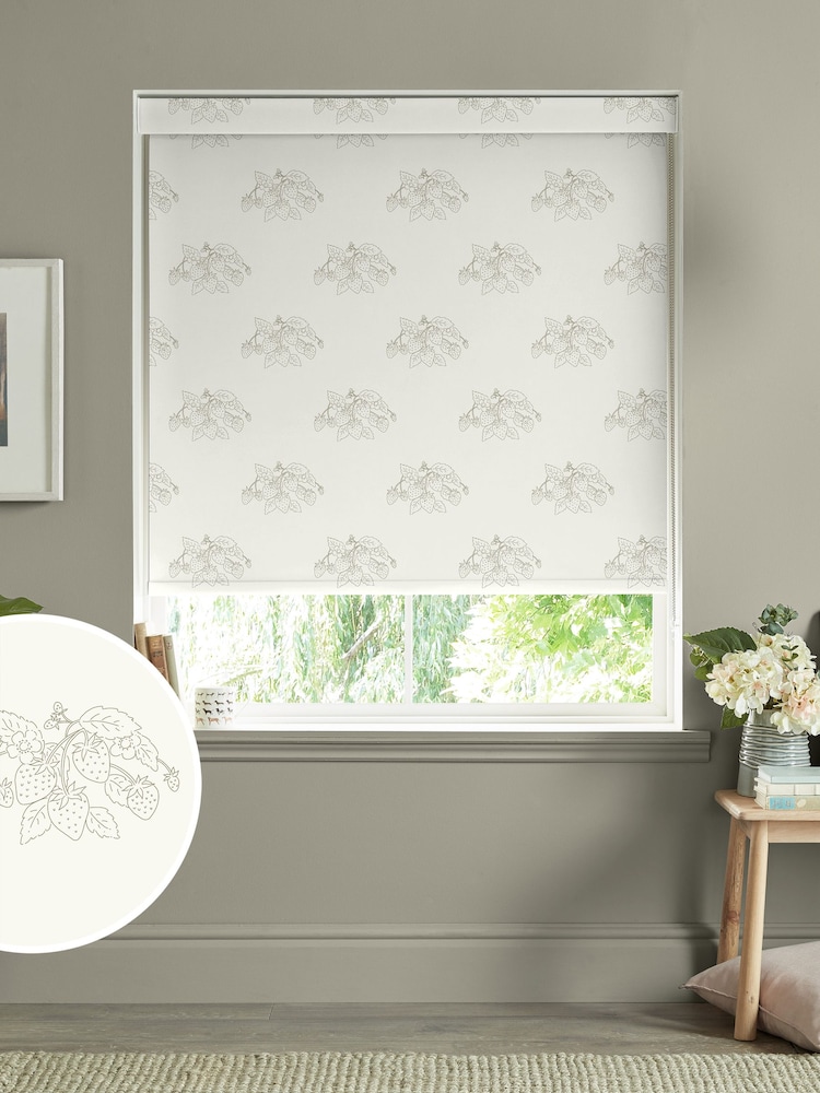 Sophie Allport Sage Green Vector Strawberry Made to Measure Roller Blinds - Image 1 of 6