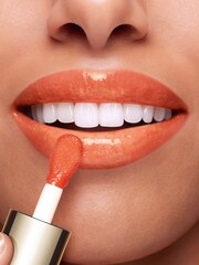 Clarins Lip Comfort Oil - Image 5 of 5