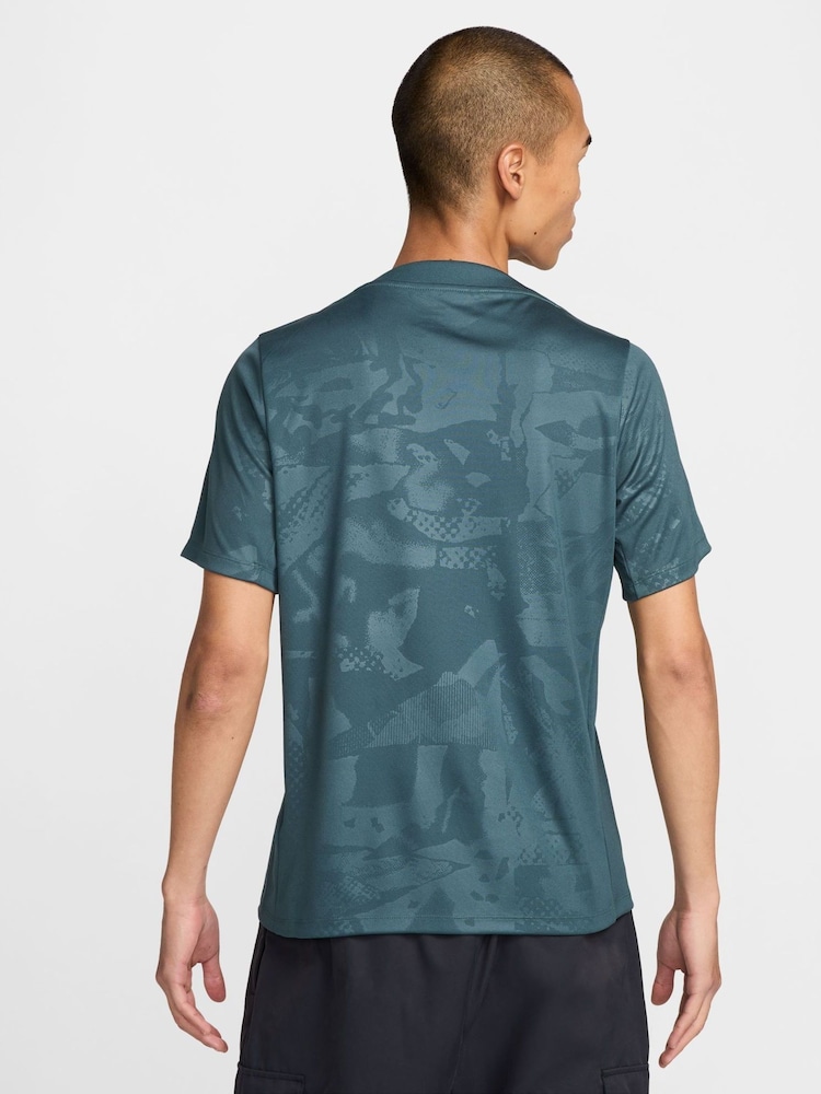 Nike Green Tottenham Hotspur Academy Pre-Match T-Shirt - Image 2 of 6