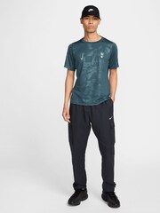 Nike Green Tottenham Hotspur Academy Pre-Match T-Shirt - Image 4 of 6
