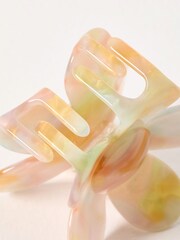 Oliver Bonas Cream Agnes Flower Faux Tortoiseshell Hair Claw Clip - Image 3 of 5