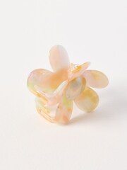 Oliver Bonas Cream Agnes Flower Faux Tortoiseshell Hair Claw Clip - Image 4 of 5