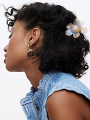 Oliver Bonas Cream Agnes Flower Faux Tortoiseshell Hair Claw Clip - Image 5 of 5
