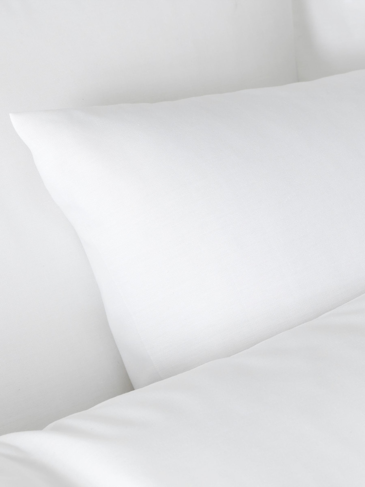 Bianca Set of 2 White 180 Thread Count Cotton Pillowcases - Image 2 of 4