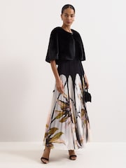 Phase Eight Black Faux Fur Stole - Image 3 of 6