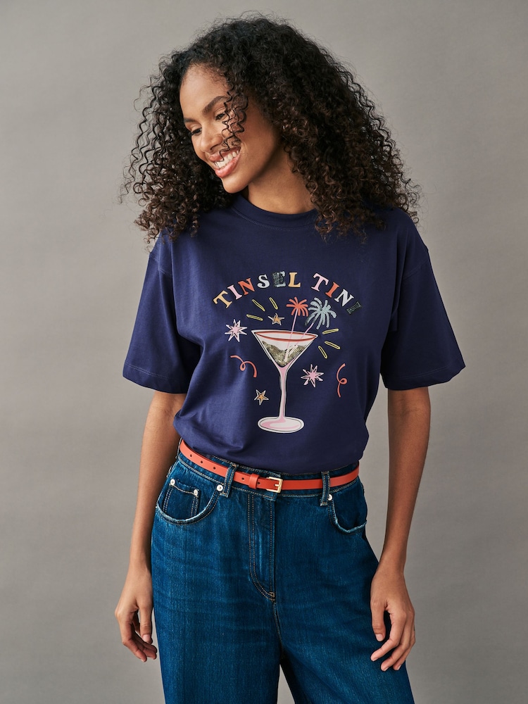 Lametta Tini - Kurzarm-T-Shirt mit Weihnachtsmotiv aus 100 % Baumwolle - Bild 1 von 7 Lametta Tini - Kurzarm-T-Shirt mit Weihnachtsmotiv aus 100 % Baumwolle - Bild 1 von 7
