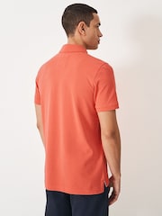برتقالي - قميص بولو كلاسيكي سادة من القطن 100% من Crew Clothing - صورة 2 من 4