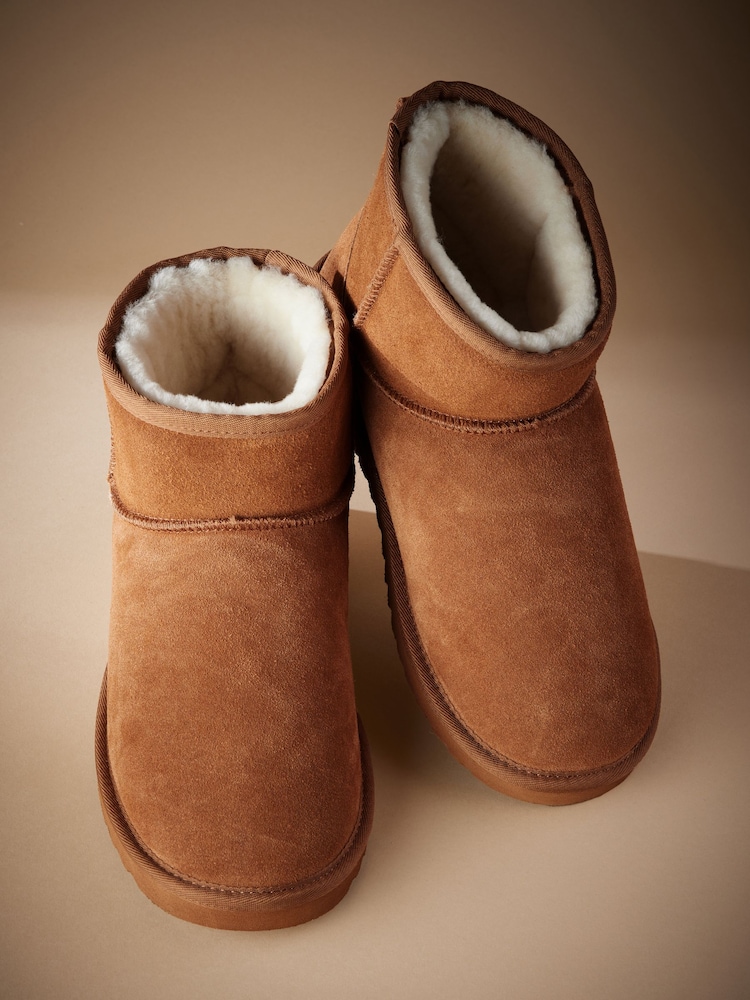 Tan Brown Signature Shearling Boots Slippers - Image 2 of 5