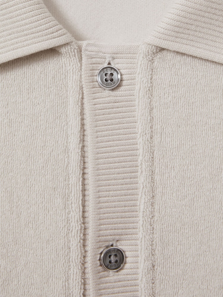 Off White - Reiss חולצת בד מגבת עם צווארון קובני, דגם Eden - תמונה 4 מתוך 4