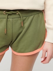 Superdry – Essential Racer – Short mit Logo aus 100 % Baumwolle - Bild 4 von 4