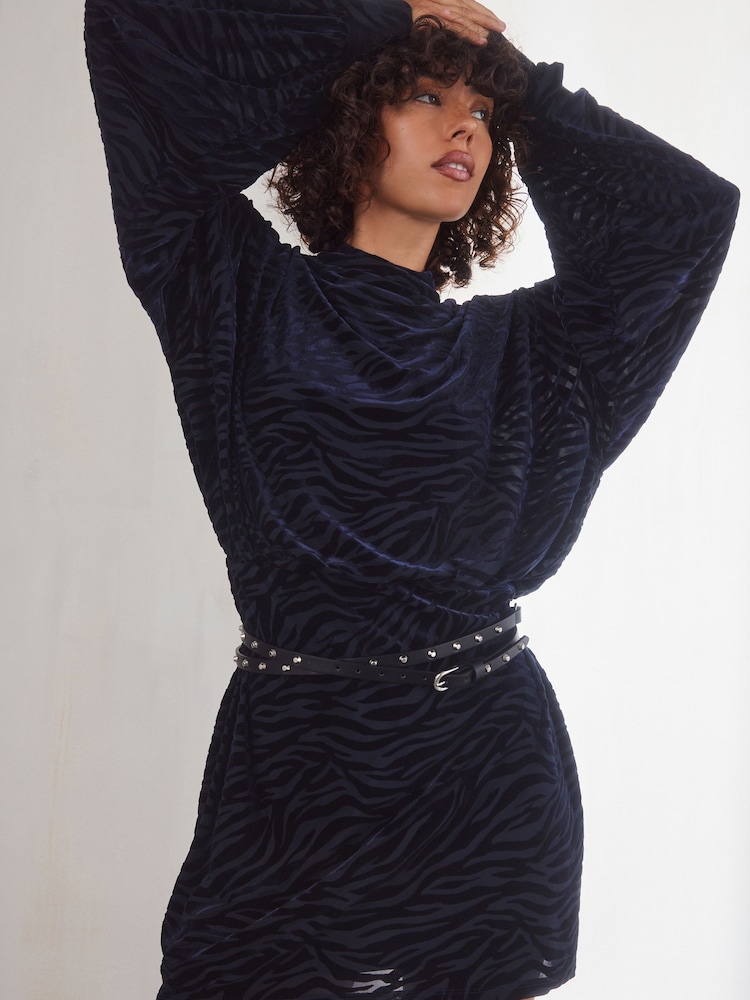 Black/Silver PU Skinny Studded Wrap Belt - Image 2 of 6 Black/Silver PU Skinny Studded Wrap Belt - Image 2 of 6