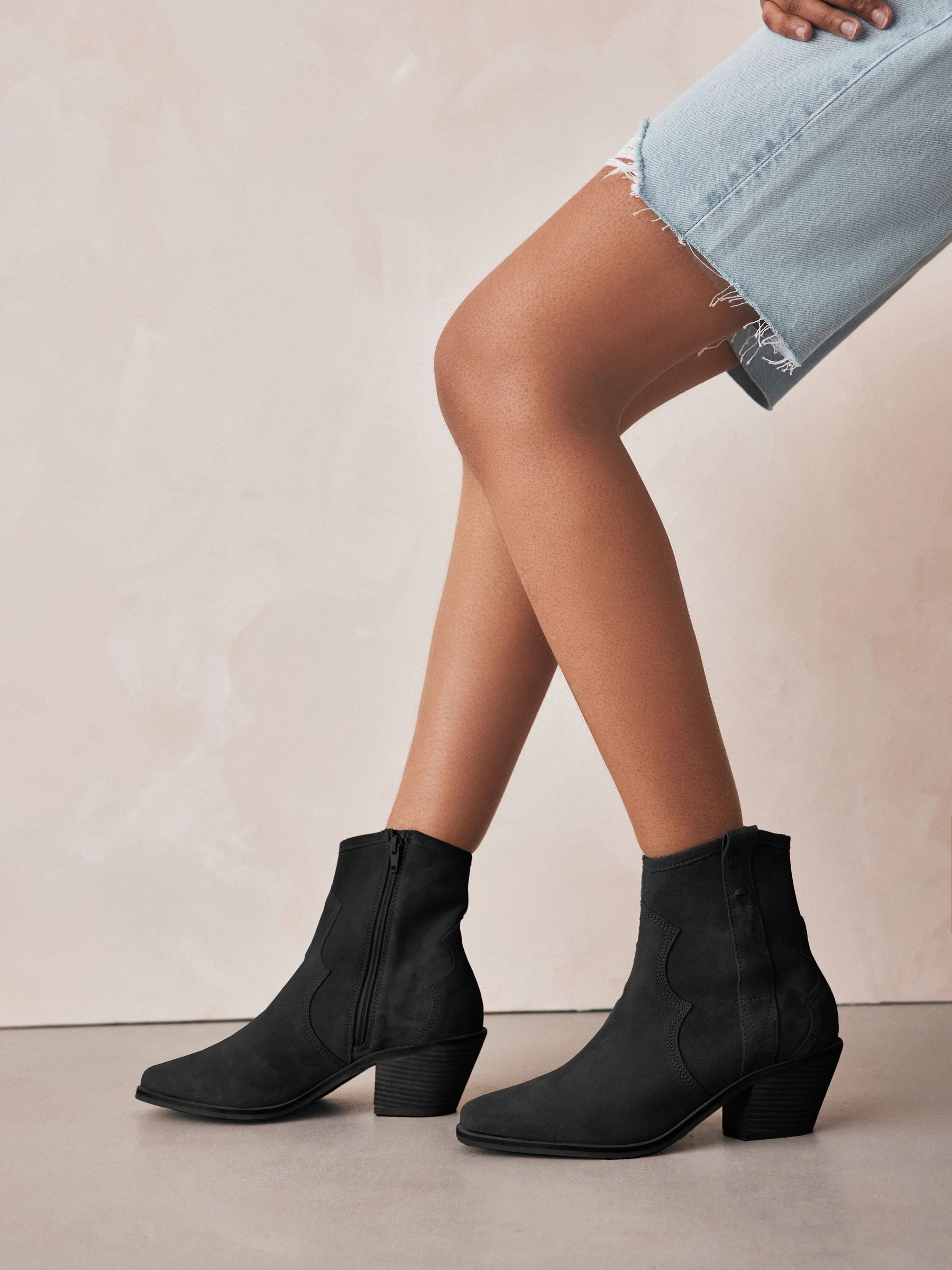 Black leather ankle cowboy boots shop