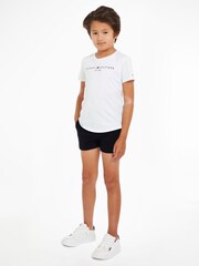 طقم من تيشِرت وشورت بتصميم أساسي من Tommy Hilfiger - صورة 1 من 1