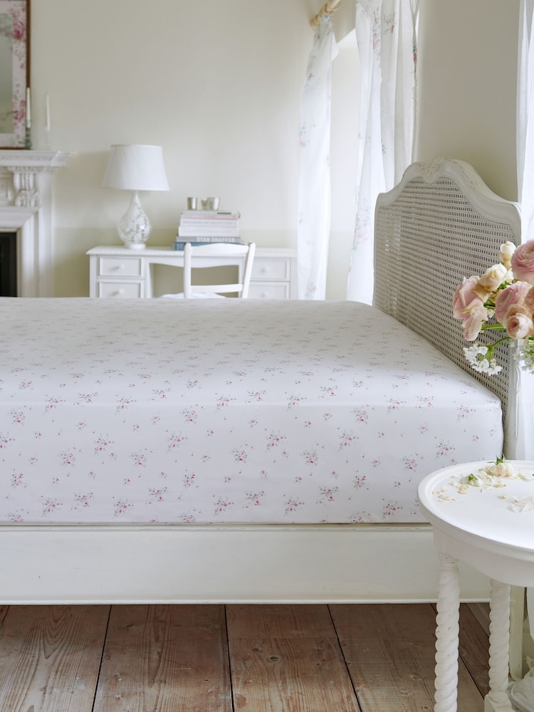 Shabby Chic by Rachel Ashwell® Rosabelle 200-draads diep hoeslaken - Image 2 of 2
