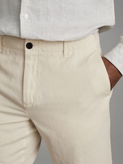 Reiss Off White Ezra Cotton Linen Blend Internal Drawstring Shorts - Image 4 of 6