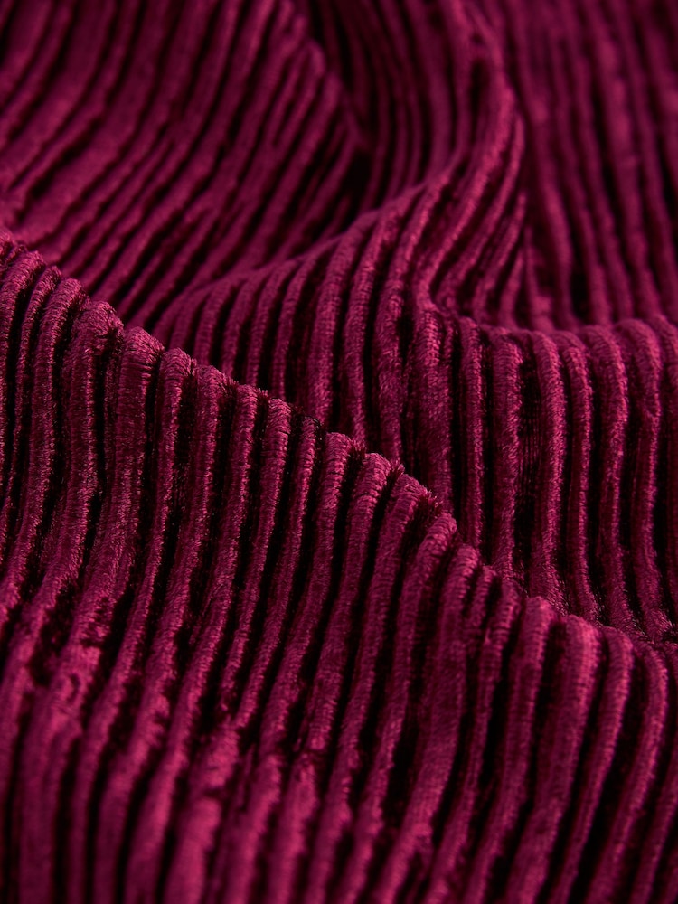 Berry Burgundy Red - Plissee-Hose aus Samt mit weitem Bein - Bild 6 von 6 Berry Burgundy Red - Plissee-Hose aus Samt mit weitem Bein - Bild 6 von 6