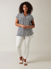 Blau - Evans – Bluse mit Zickzack-Print, Curve - Bild 2 von 5