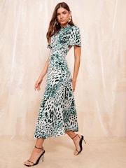 Friends Like These Green Animal Print ITY Keyhole Flutter Shortss Sleeve Printed Midi Dress - Image 3 of 4