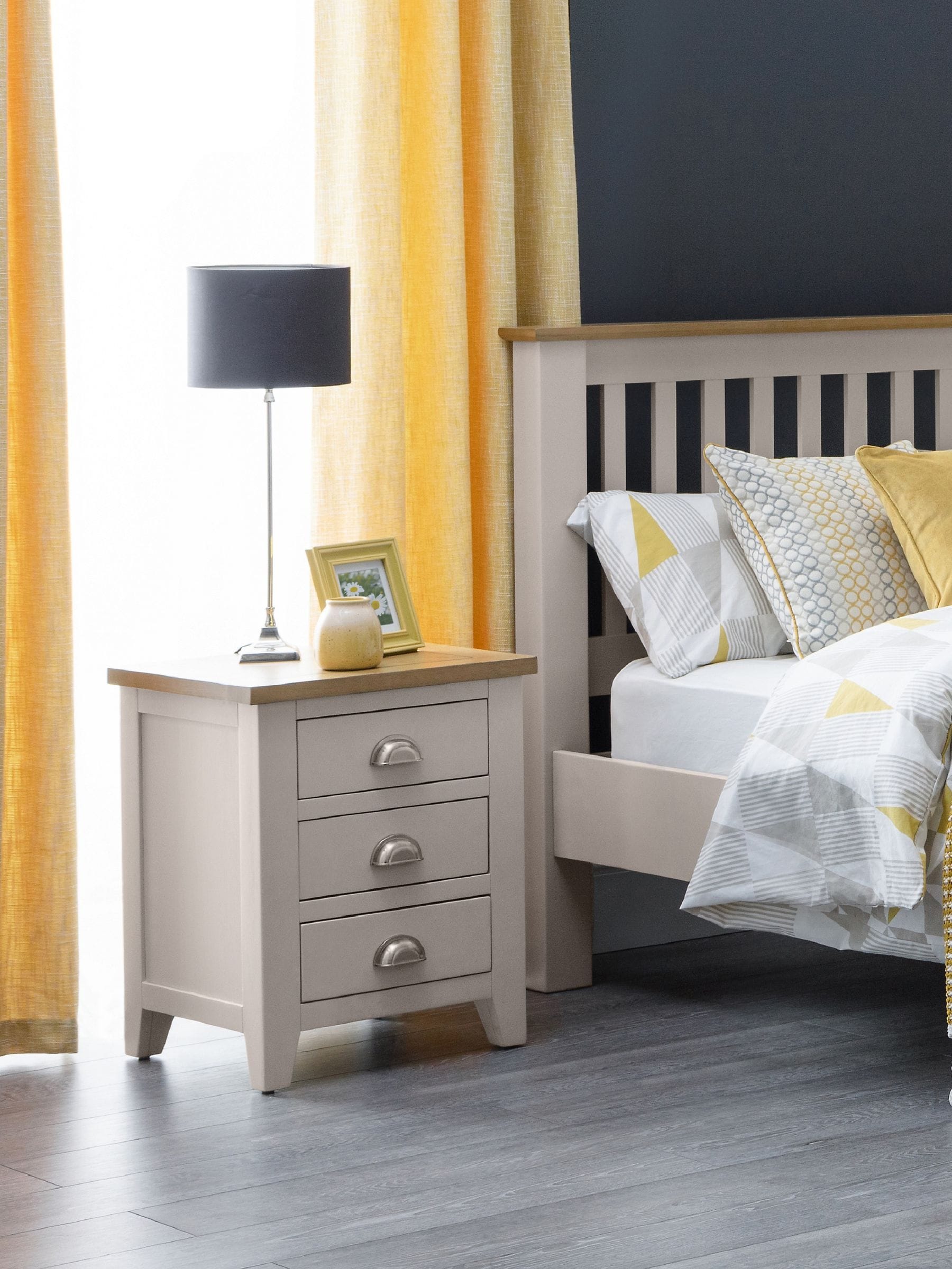 Julian Bowen Richmond 3 Drawer Grey And Oak Bedside Table - Image 5