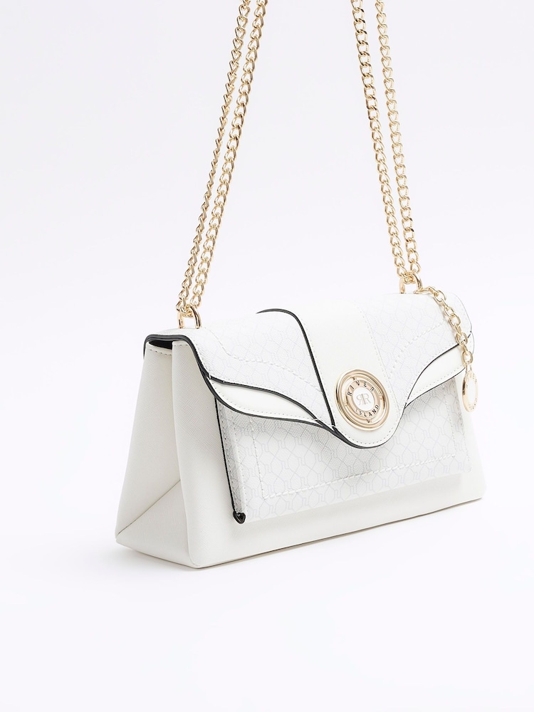 حقيبة كتف بجيوب من Monogram من River Island - صورة 2 من 4 حقيبة كتف بجيوب من Monogram من River Island - صورة 2 من 4