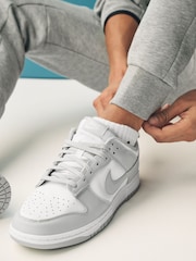 Nike Grey/White Dunk Low Trainers - Image 3 of 13