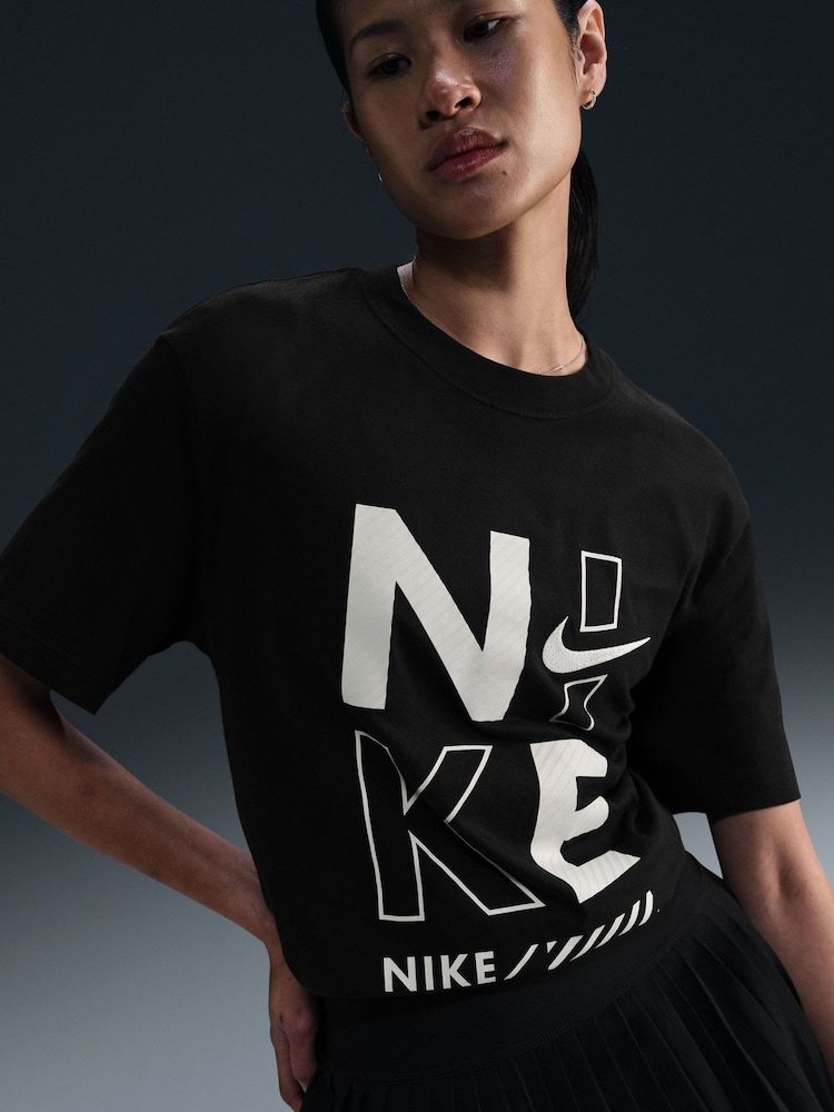 Nike Black Short Sleeve 100% Cotton Boyfriend T-Shirt - Image 1 of 7 Nike Black Short Sleeve 100% Cotton Boyfriend T-Shirt - Image 1 of 7