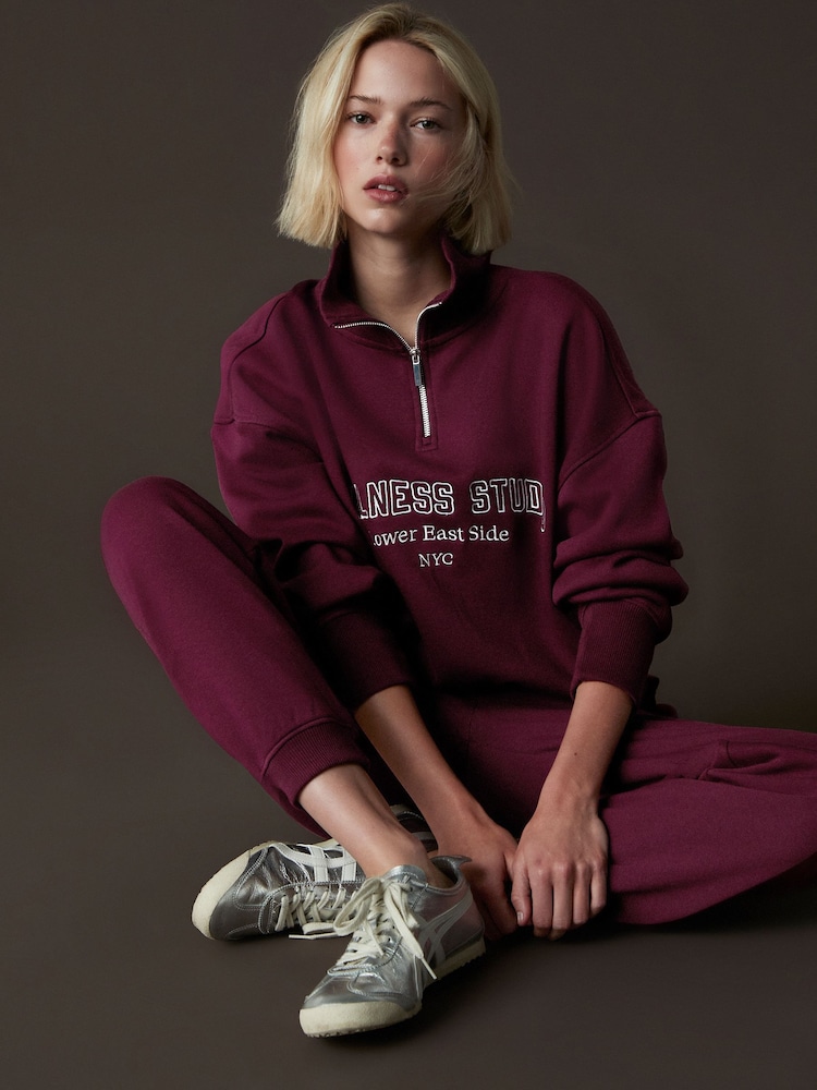 Burgunderrot - Relaxed Fit Quarter Zip Wellness Slogan Graphic Sweatshirt - Image 1 of 7