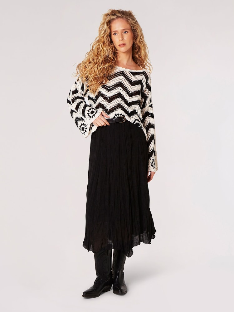 Apricot Black Chevron Diagram Crocket Sleeve Top - Image 1 of 4 Apricot Black Chevron Diagram Crocket Sleeve Top - Image 1 of 4