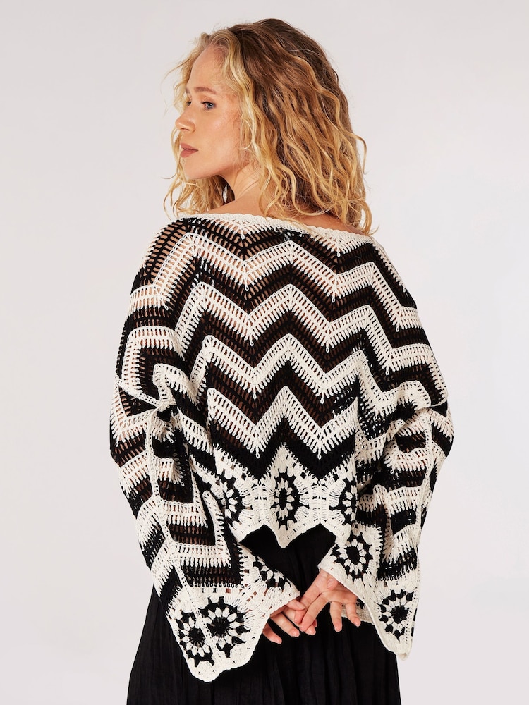 Apricot Black Chevron Diagram Crocket Sleeve Top - Image 4 of 4 Apricot Black Chevron Diagram Crocket Sleeve Top - Image 4 of 4