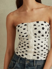 Reiss White/Black Remie Viscose Linen Polka Dot Ruched Strapless Top - Image 4 of 6