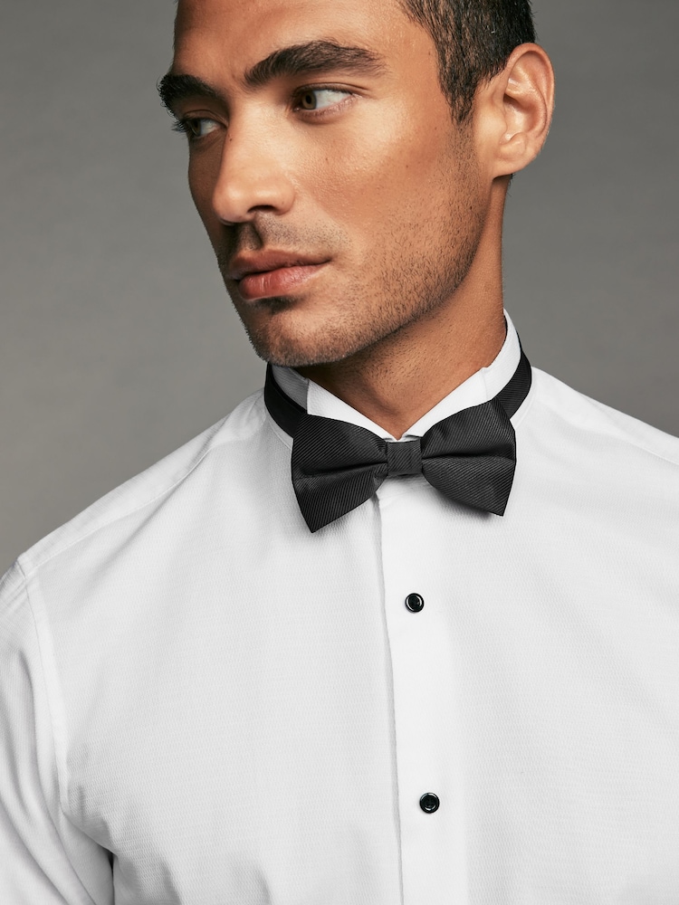 Blanc - Ajustement régulier - Slim Fit Single Cuff Shirt With Wing Collar And Bow Tie Pack - Image 1 of 8