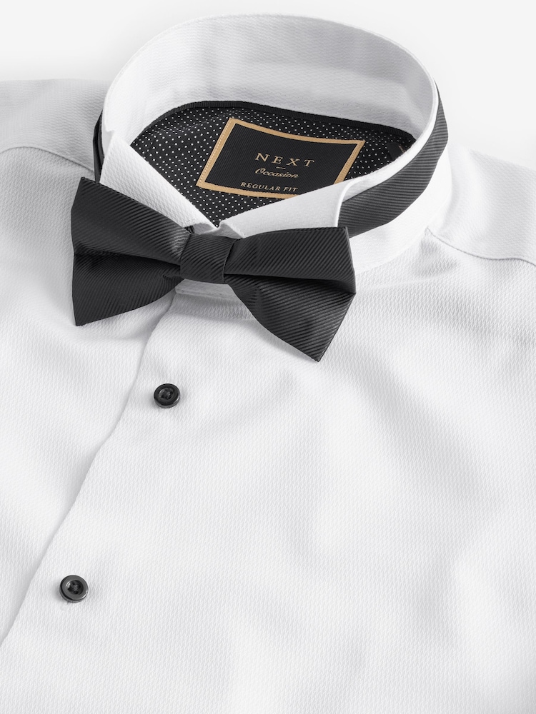 Blanc - Ajustement régulier - Slim Fit Single Cuff Shirt With Wing Collar And Bow Tie Pack - Image 7 of 8