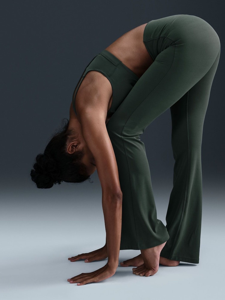 Nike Dark Green Zenvy Gentle Support High Waisted Flared Leggings - Image 4 of 8