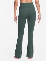 Leggings acampanados de tiro alto con sujeción suave Zenvy de Nike - Imagen 7 de 8