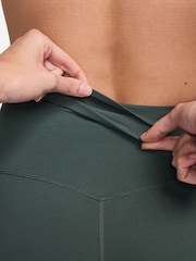 Leggings acampanados de tiro alto con sujeción suave Zenvy de Nike - Imagen 8 de 8