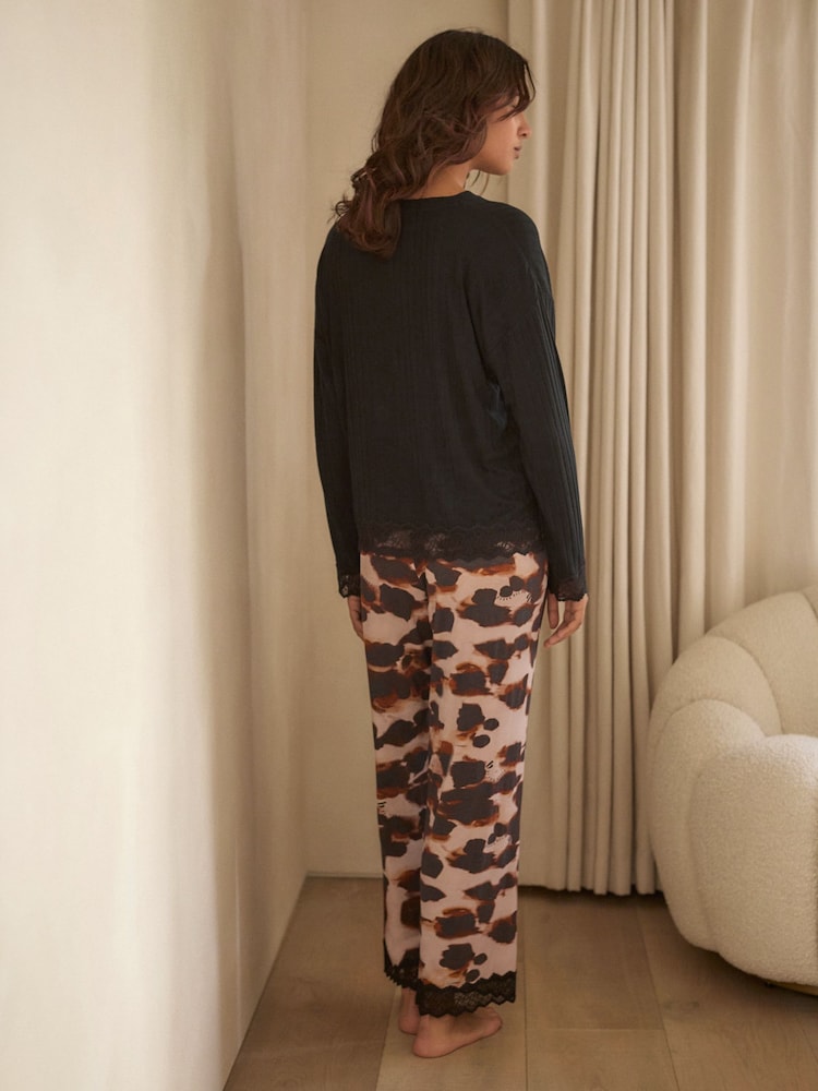 B by Ted Baker Modal Ribbed Leopard Pyjamas - Bild 2 von 6 B by Ted Baker Modal Ribbed Leopard Pyjamas - Bild 2 von 6