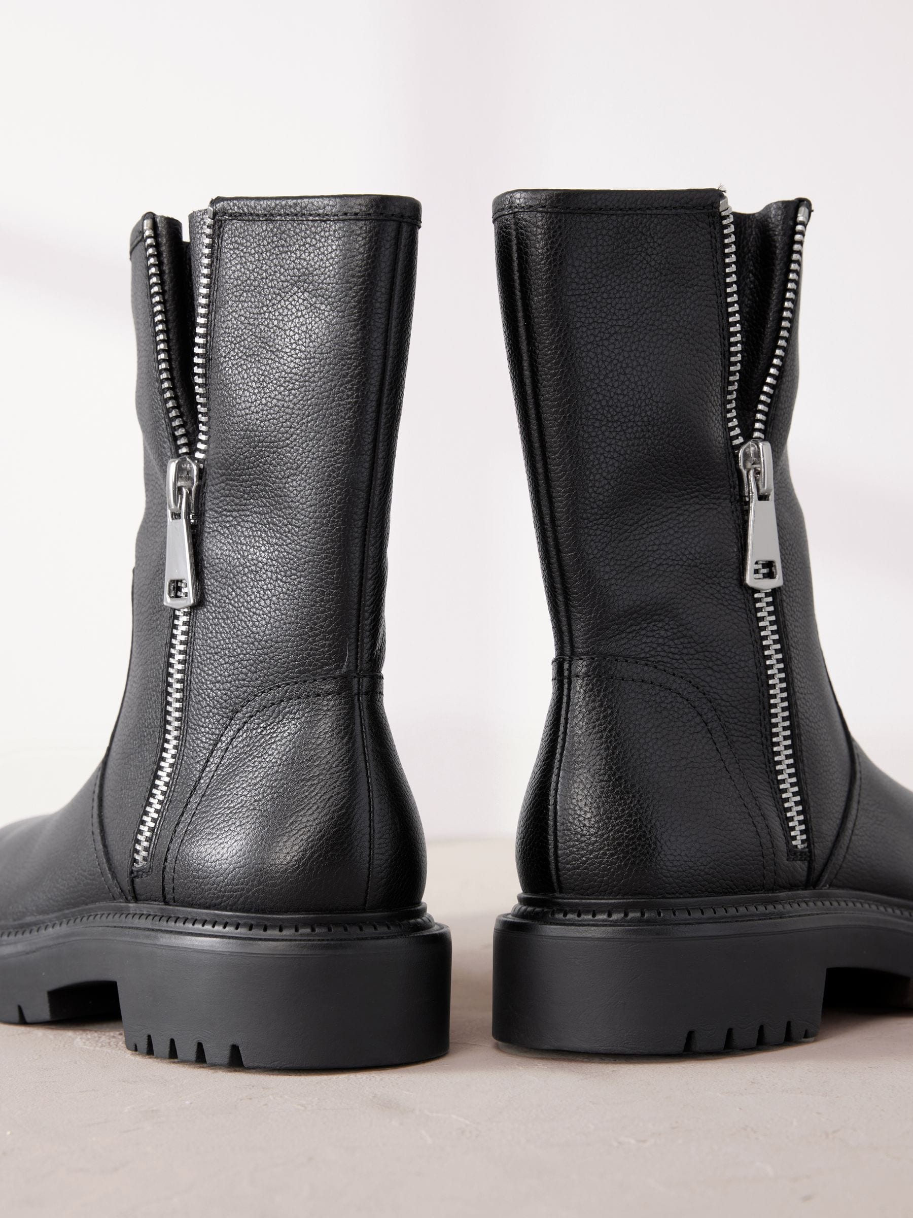 Zip biker boots top