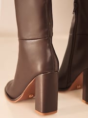 Коричнево-шоколадный - Lipsy Block Heel Knee High Faux Leather Knee High Boot - Image 3 of 3