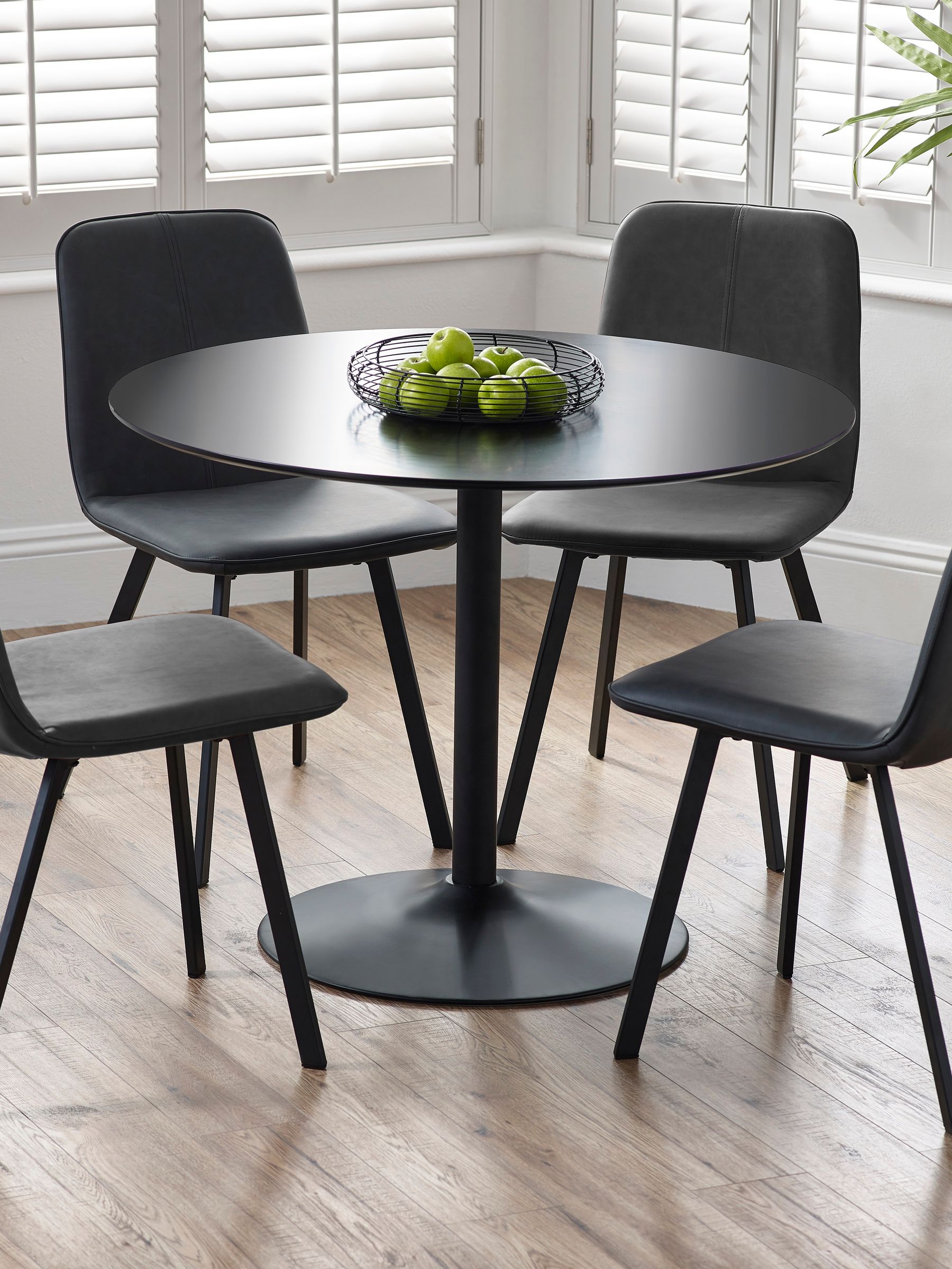 B&Q -  Nero Round Pedestal 4 Seater Dining TableBlack - Image 2