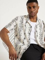 River Island Cream Short Sleeve Vine Floral Print 100% Cotton Shirt - Image 3 of 3
