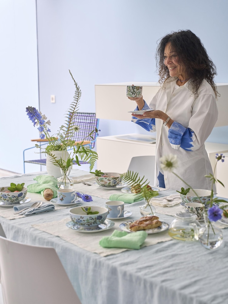 Designers Guild Porcelaine De Chine Tea Cups and Saucers Set Of 4 - Image 6 of 6