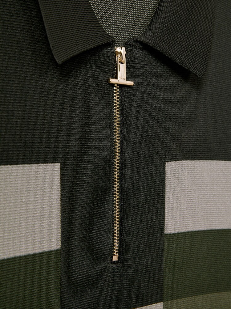 Reiss Green Verde Knitted Colourblock Half-Zip Polo Shirt - Image 5 of 5 Reiss Green Verde Knitted Colourblock Half-Zip Polo Shirt - Image 5 of 5