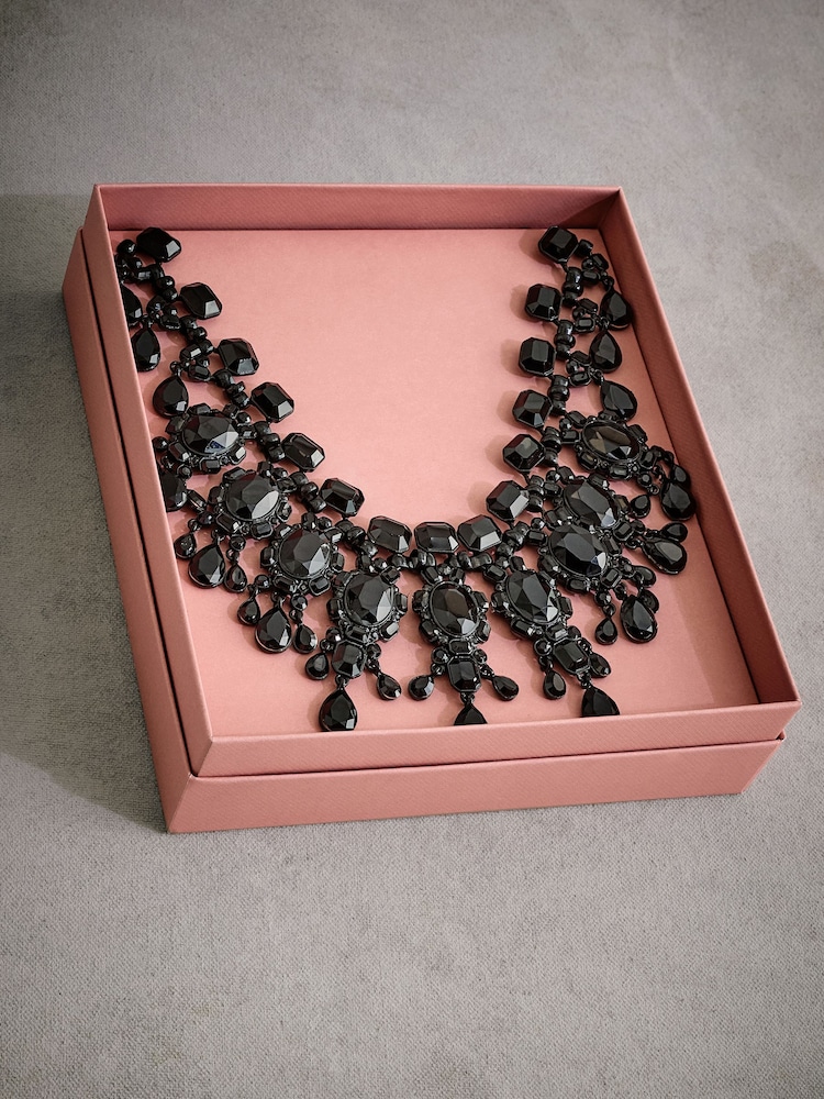Black Tabitha Simmons Elizabeth Jewelled Necklace - Image 8 of 8