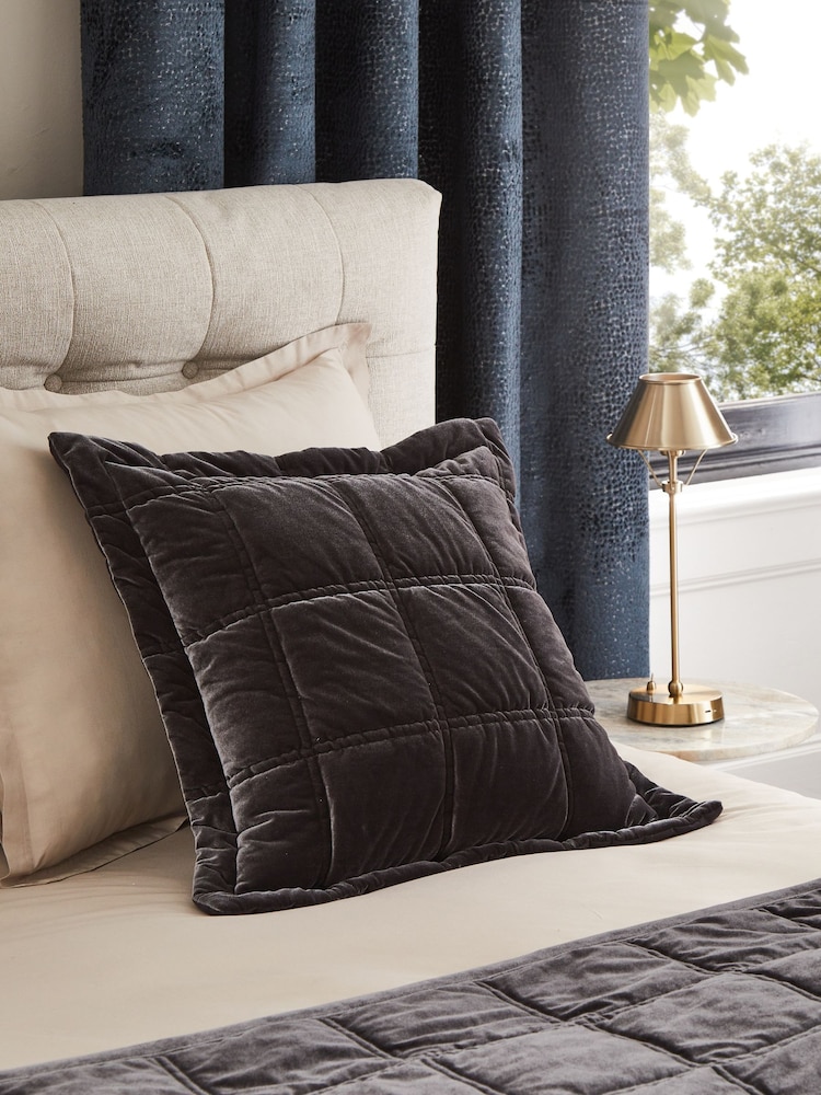 Quilted Lustre Velvet Cushion - Изображение 1 из 5