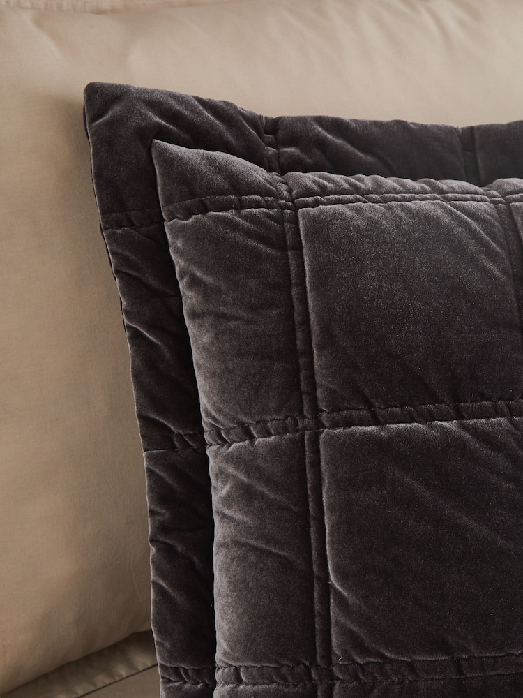 Quilted Lustre Velvet Cushion - Изображение 2 из 5