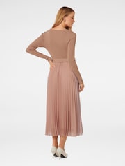 Forever New Alicia Midi-Strickkleid mit Blockstreifen - Bild 4 von 4