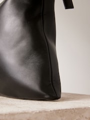 Black Leather Slouch Shoulder Bag - Image 9 of 11