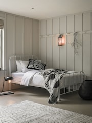 Gallery Home Ivory Patna Metal Bed - Image 1 of 6