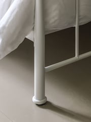 Gallery Home Ivory Patna Metal Bed - Image 2 of 6